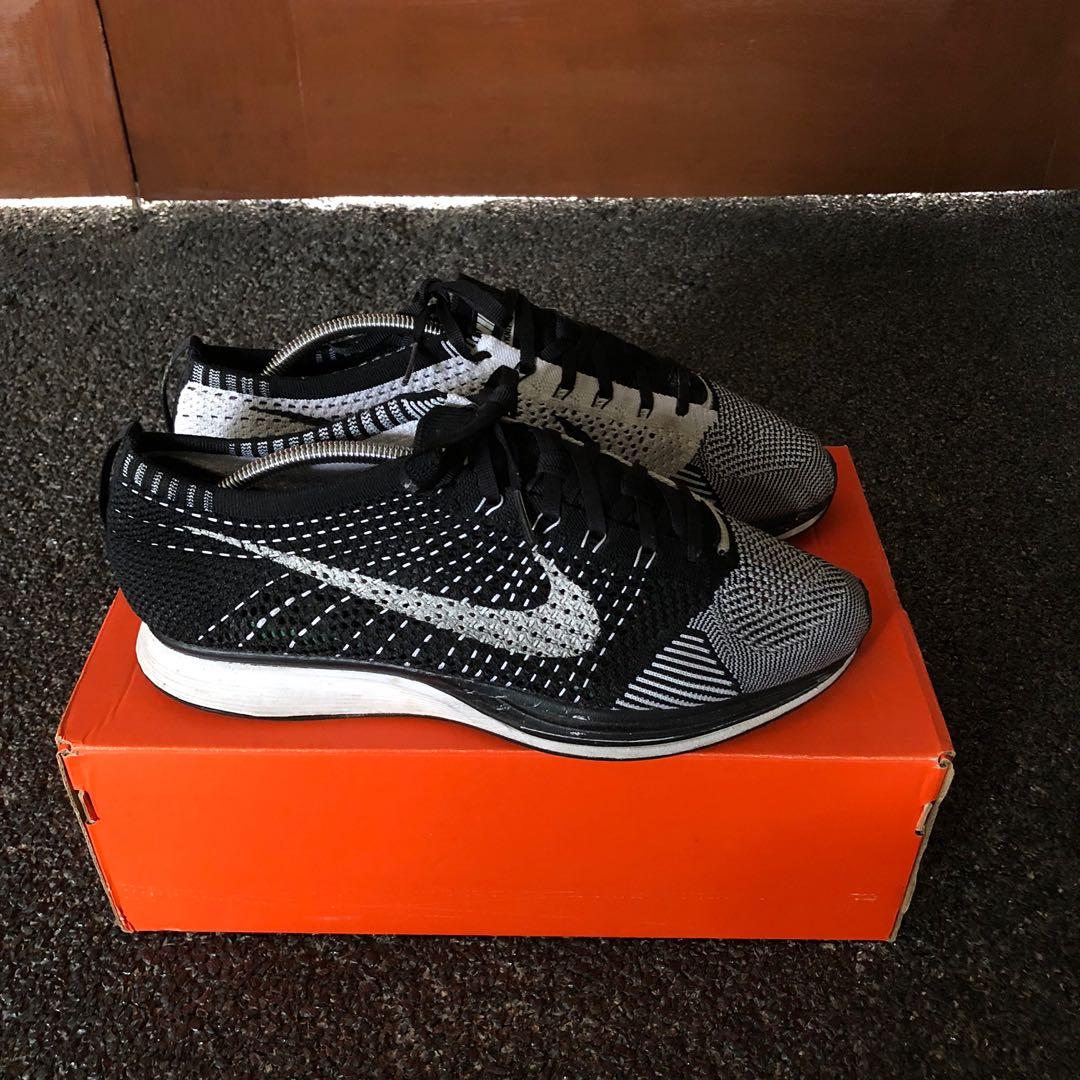 nike flyknit racer mens white