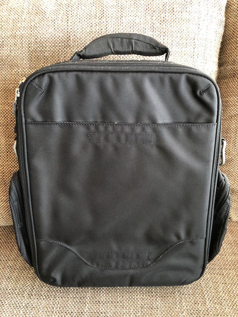 Oakley Laptop Messenger Bag, Men's Fashion, Bags, Briefcases on Carousell