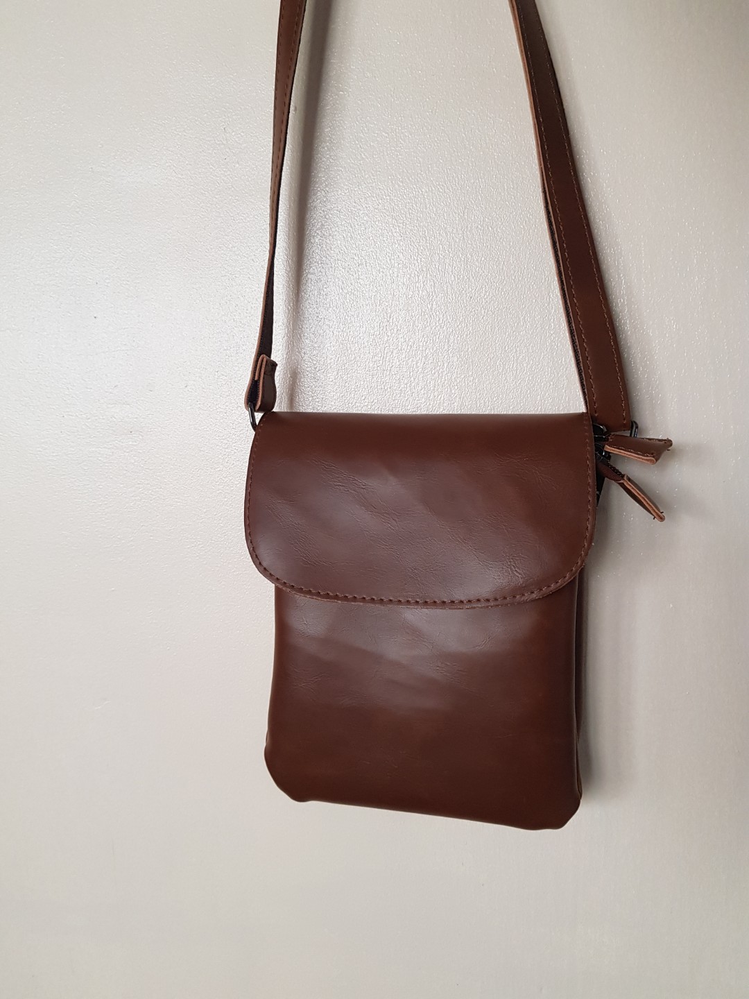 unisex sling bag