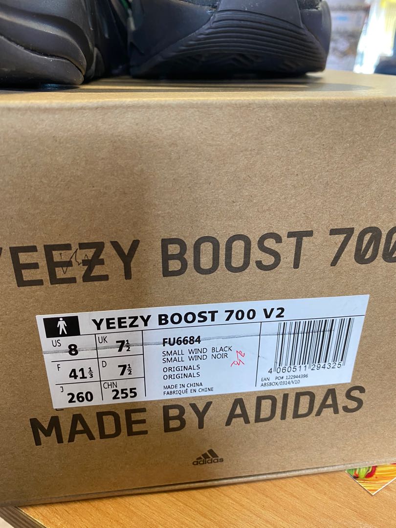 Yeezy 700 hotsell vanta stockx