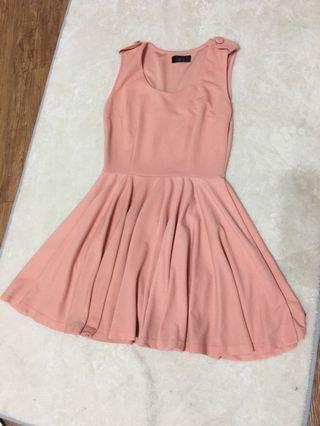 粉膚色洋裝