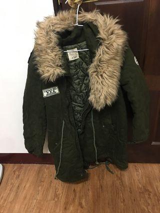 軍綠大衣