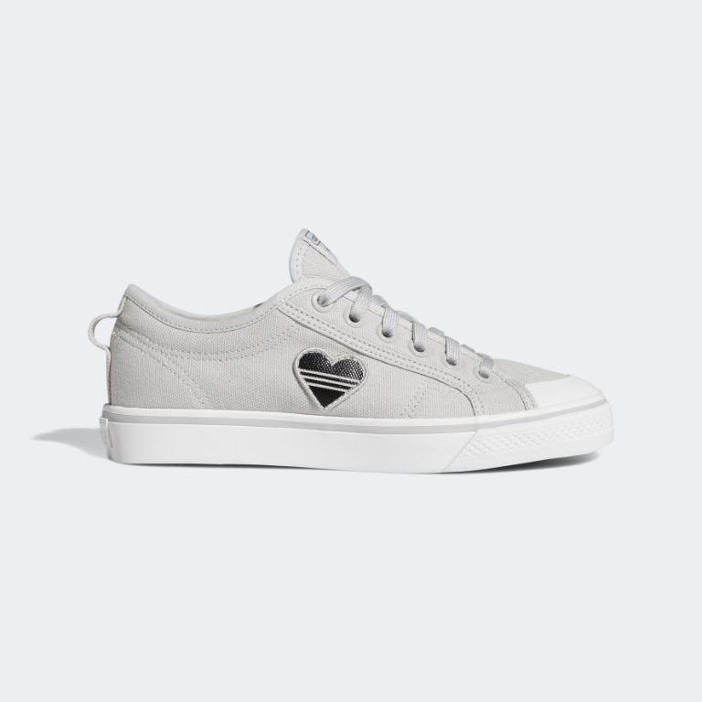 converse chuck taylor black leather high tops