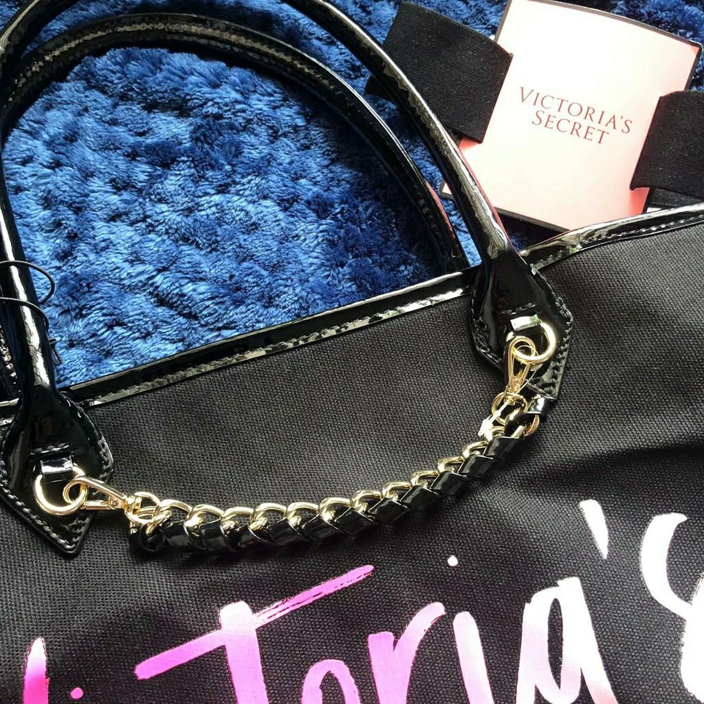 Authentic Victorias Secret Bag (Category: Purses & Pouches) located in Rizal. Submitted by mawireen (Listing ID 274485255, Image 3). Description: Authentic Victoria's Secret Bag From U.S 1pc available Actual photos posted Meet Up Binangonan-Taytay If shipping +sf.