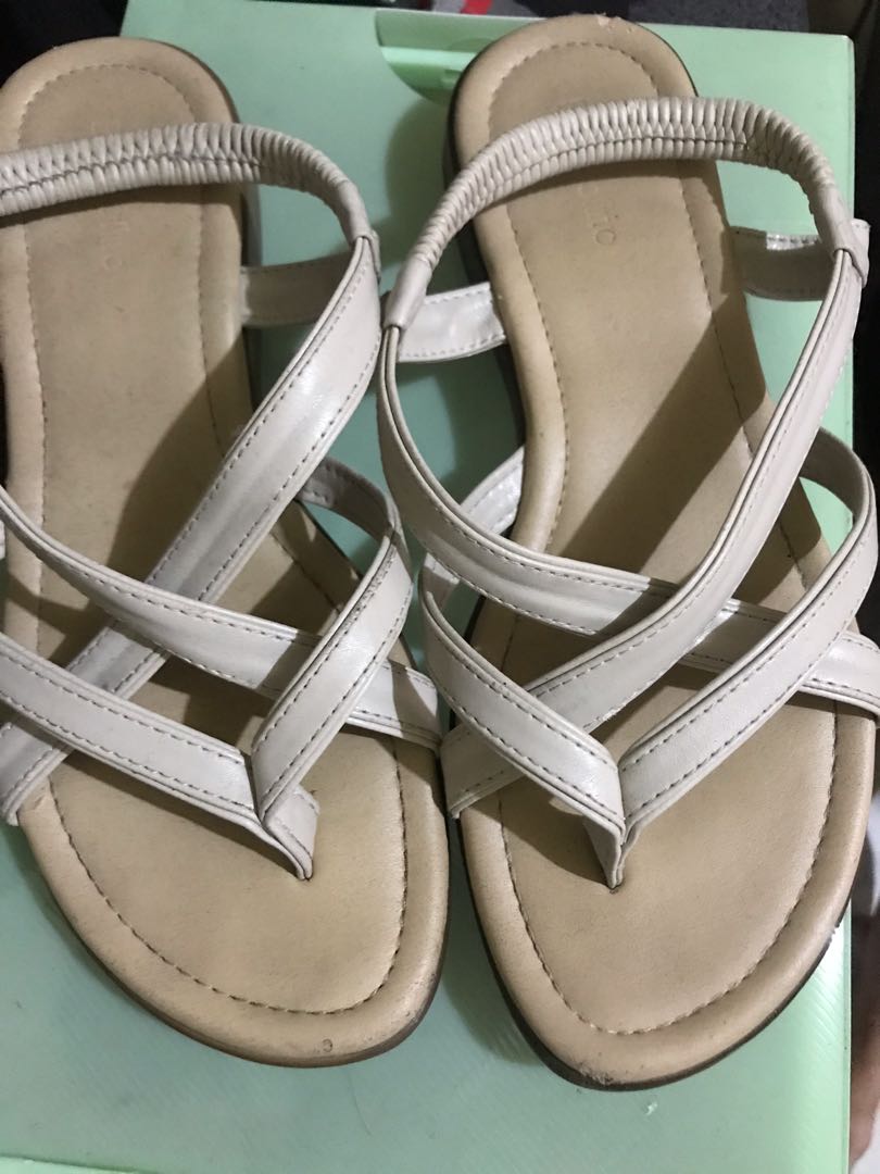 bandolino sandals
