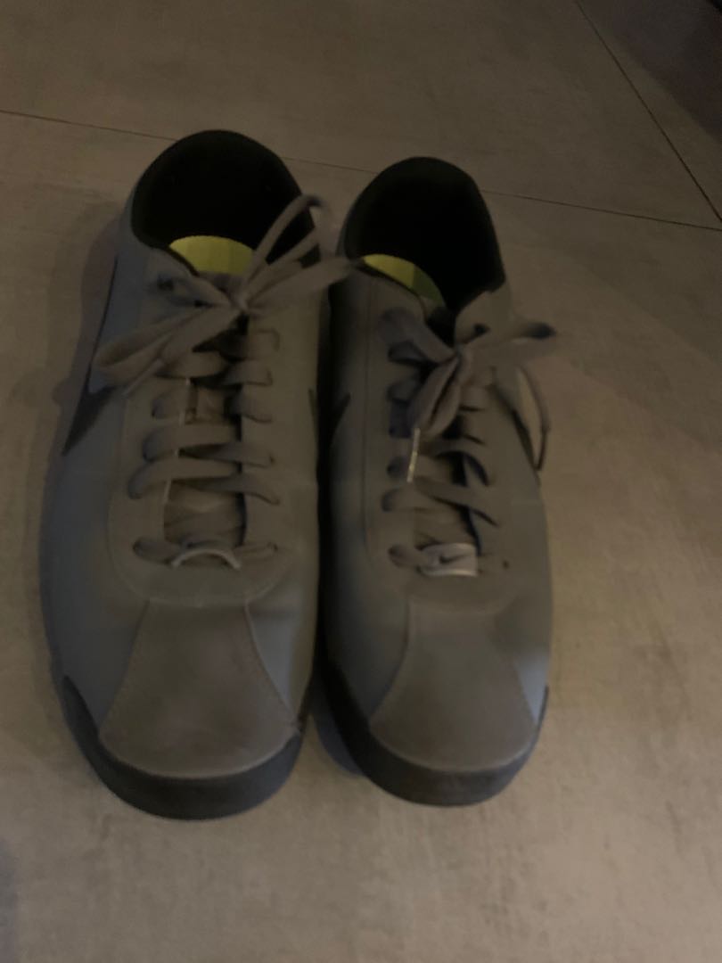 nike tailwind classic