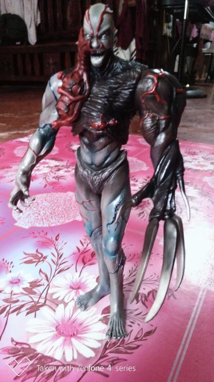 RESIDENT EVIL TYRANT (Category: Figurines & Statues) located in Naga. Submitted by jamesleon14 (Listing ID 274396898, Image 1). Description: RARE: Tyrant figures resident evil 1st boss appearance in videogames 1999..Original 2000 Made in Japan i do shipping in philippines only. Buyer should provide shipping fees.