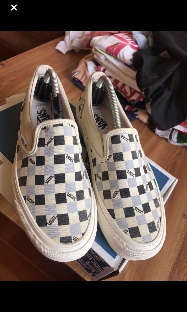 vans vault tri check