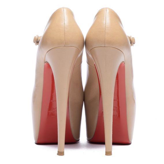 Christian discount louboutin daffodile