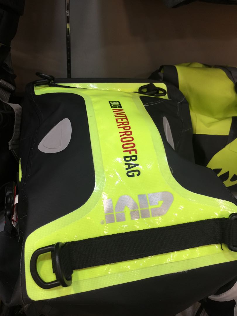 Givi Dry pack bag 20 Ltrs., Motorbikes, Motorbike Parts & Accessories