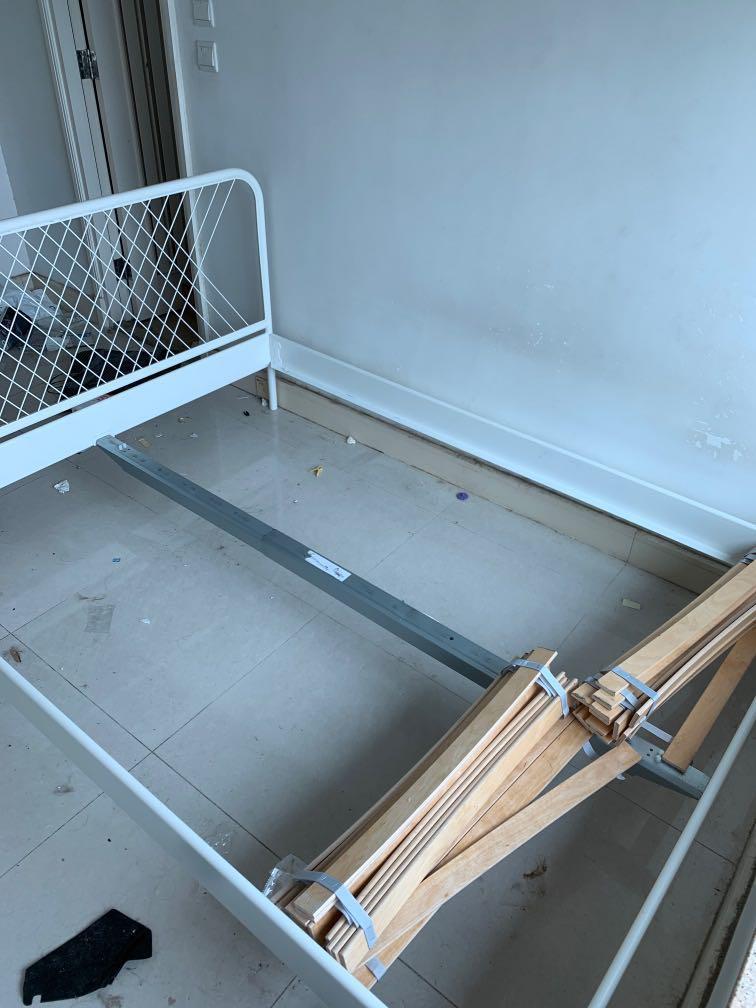 Ikea Nesttun Double Bed Frame, with extra support beam, 傢俬＆家居, 傢俬, 床架及床