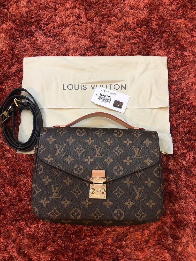 Louis Vuitton Metis Medium Mirror Copy Quality, Luxury, Bags & Wallets on  Carousell