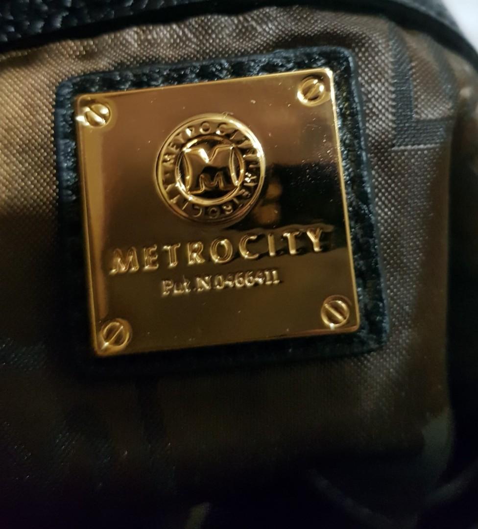 Original Metrocity Mini Doctor's Bag, Women's Fashion, Bags & Wallets,  Purses & Pouches on Carousell