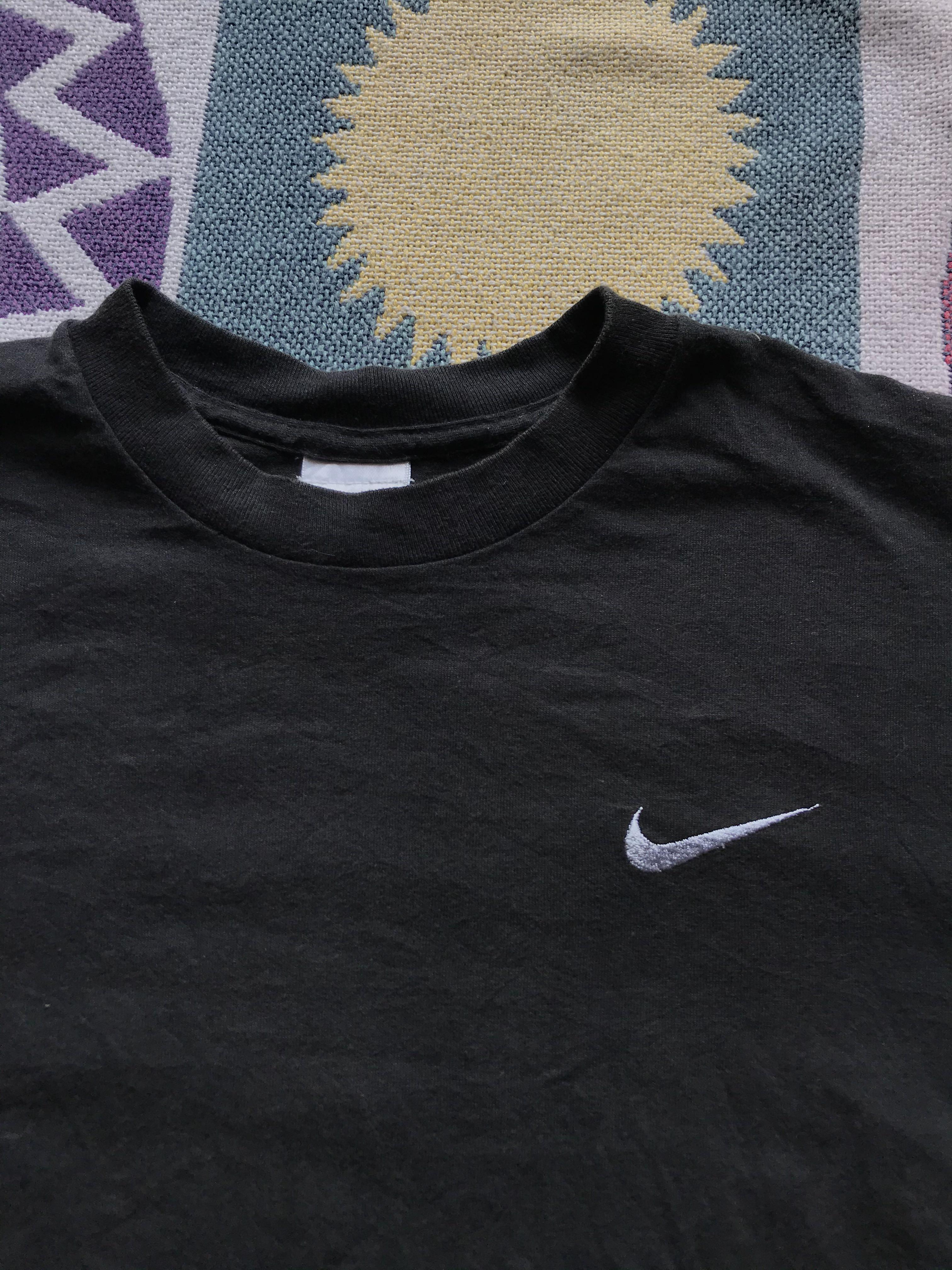 nike embroidered swoosh