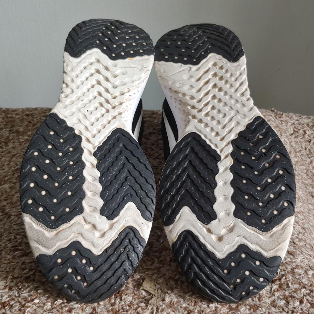 nike odyssey react black white