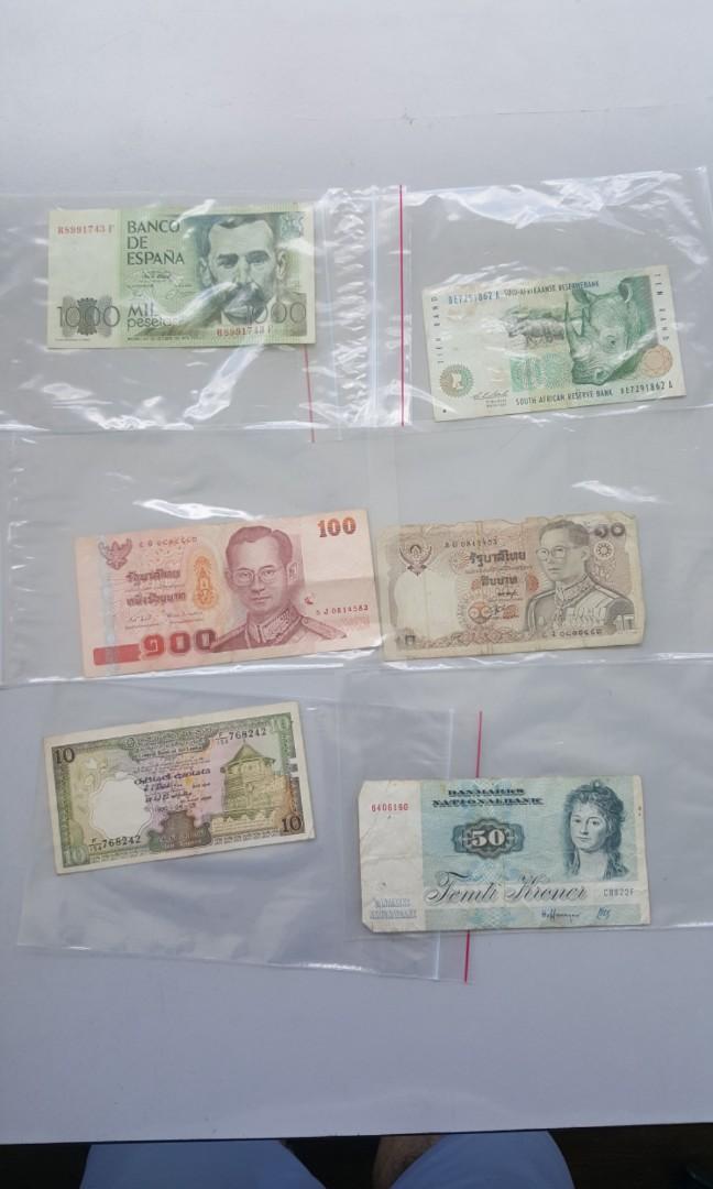 Old notes (Category: Currency) located in Singapore. Submitted by zulkifli69.taib (Listing ID 274542187, Image 1). Description: Old notes for sale. Various country. Anybody interested, can text me. Price can nego..