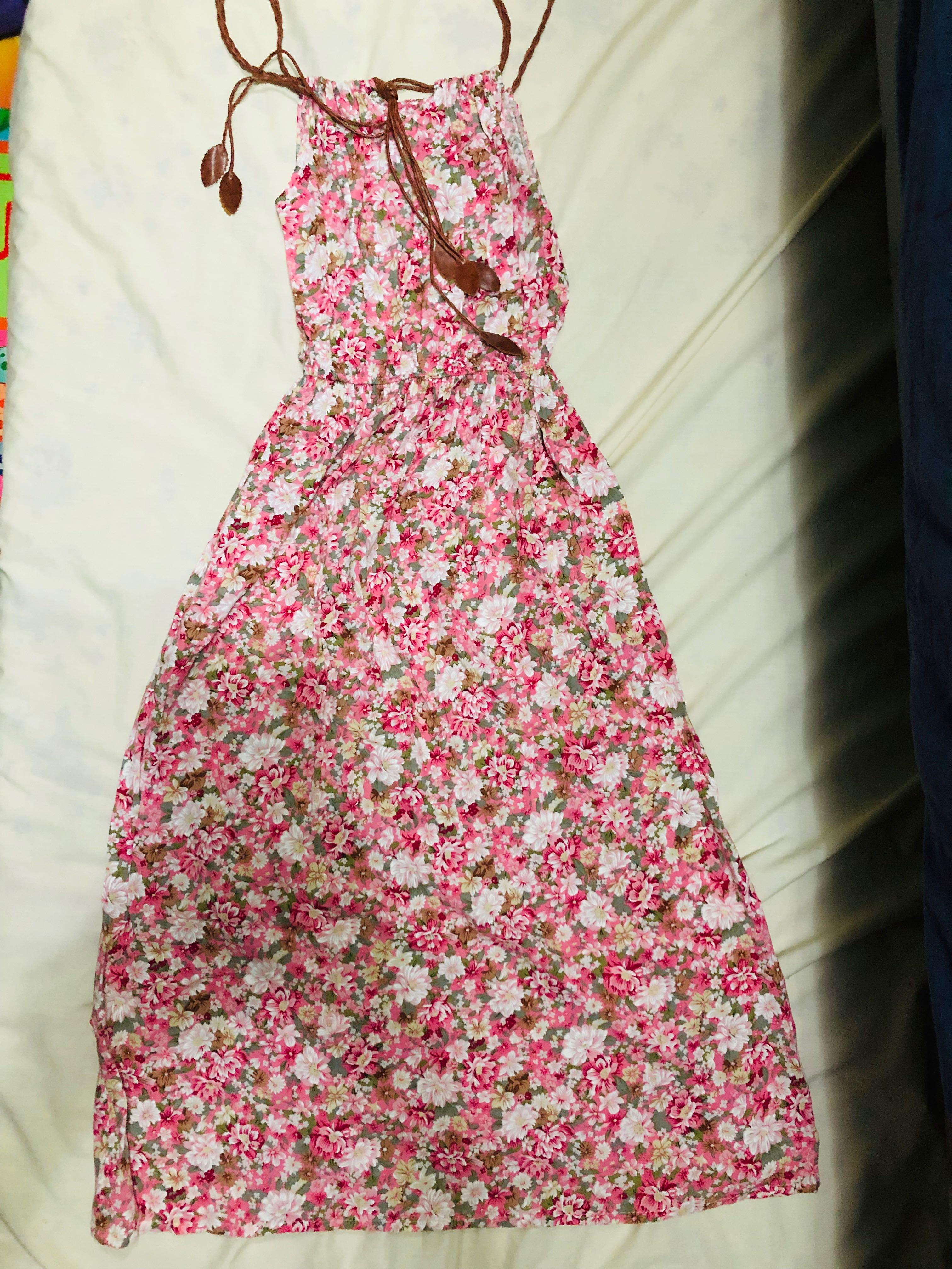 Pink Floral Dress (Category: Dresses) located in Manila. Submitted by themanilacollection (Listing ID 274586405, Image 1). Description: .