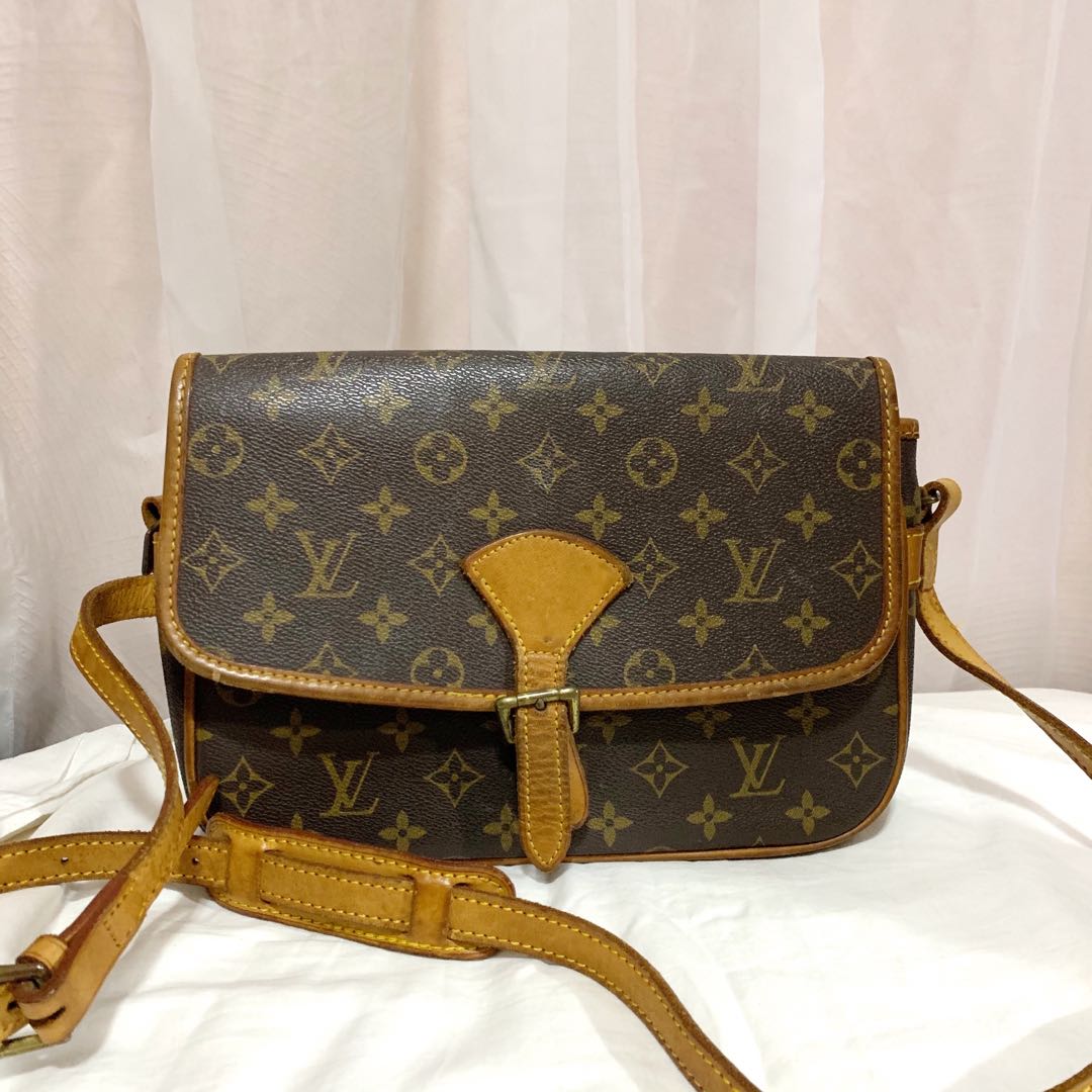 Louis Vuitton Vintage Sling Bag - 2 For Sale on 1stDibs