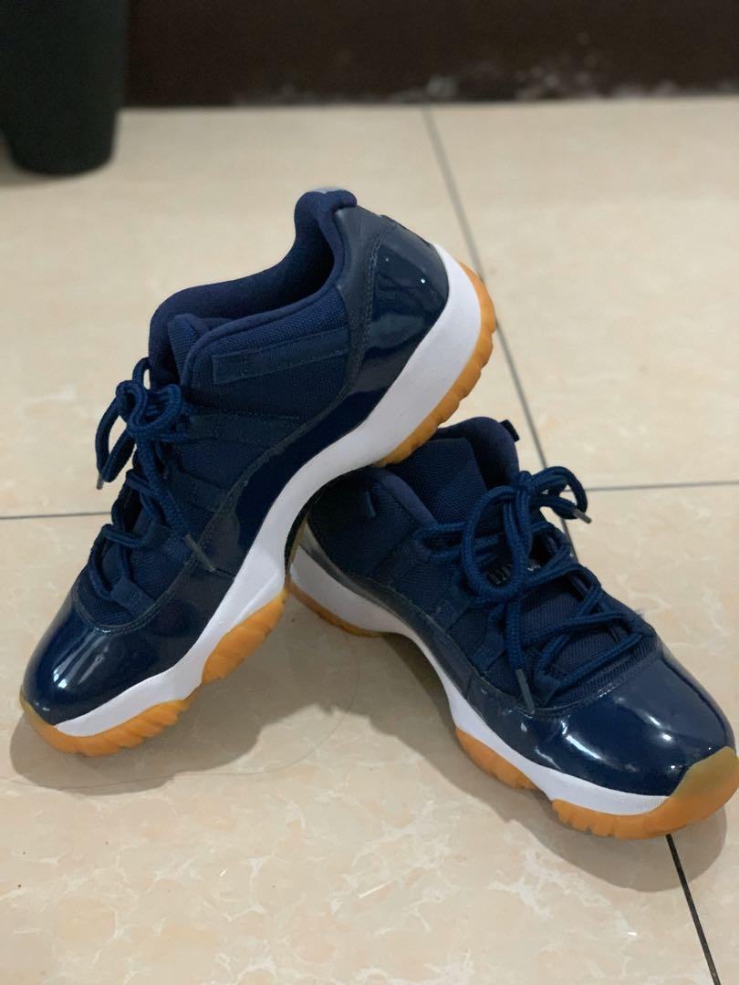 Air Jordan 11 Retro Low Navy/Gum, Men's Fashion, Footwear