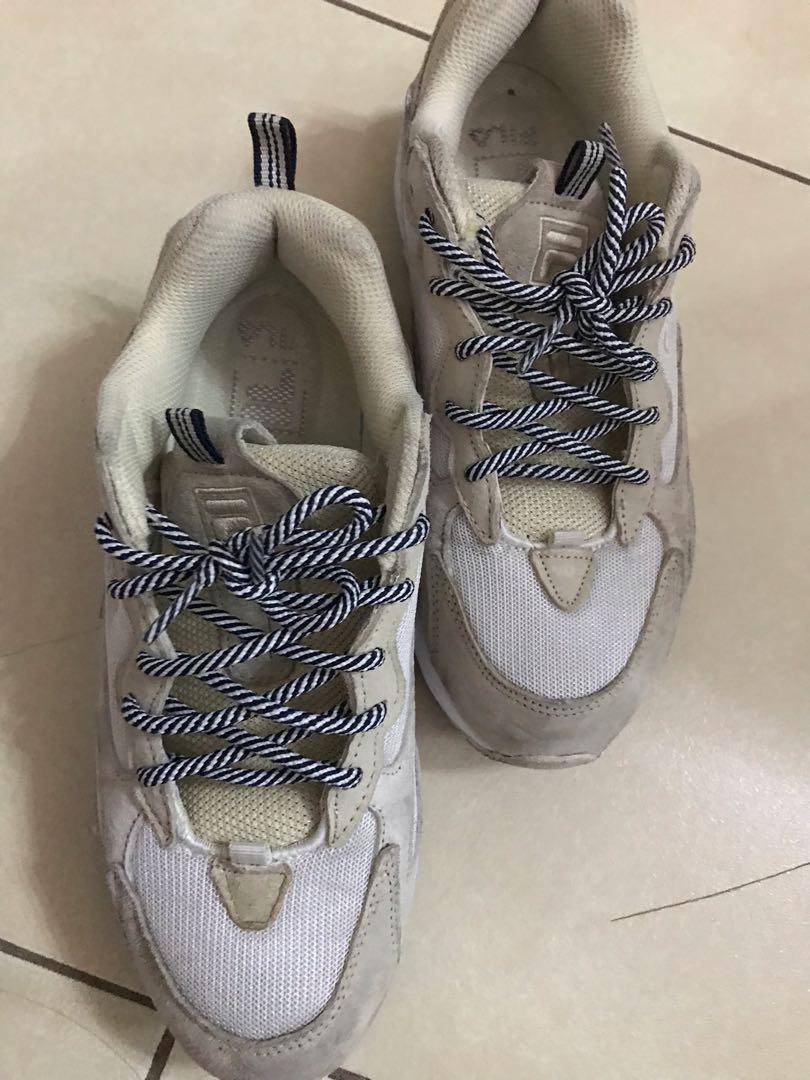 Authentic Fila Ray Tracer Beige Womens (Category: Sneakers) located in Taguig. Submitted by foxymom (Listing ID 274727840, Image 2). Description: Very comfy eventhough it is bulky Meet up only in BGC on weekends.