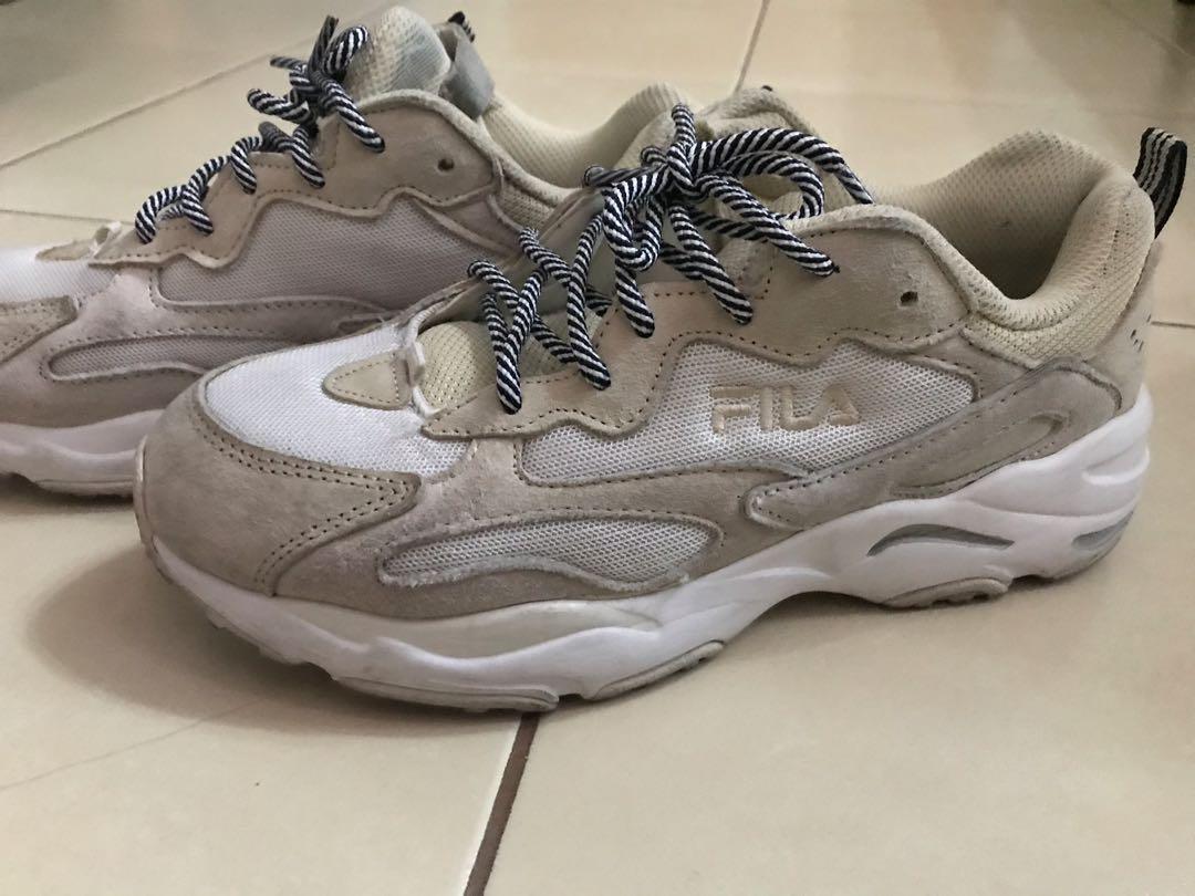 Authentic Fila Ray Tracer Beige Womens (Category: Sneakers) located in Taguig. Submitted by foxymom (Listing ID 274727840, Image 1). Description: Very comfy eventhough it is bulky Meet up only in BGC on weekends.