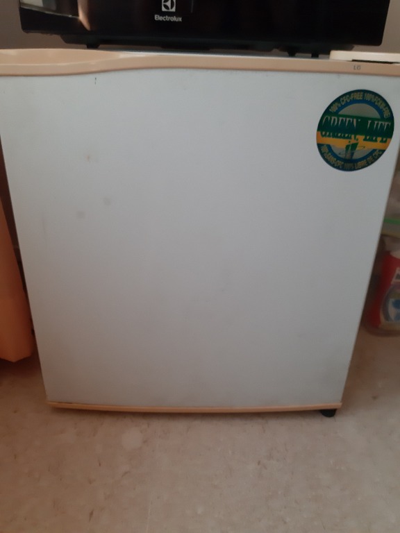 Bar fridge, TV & Home Appliances, Kitchen Appliances, Refrigerators