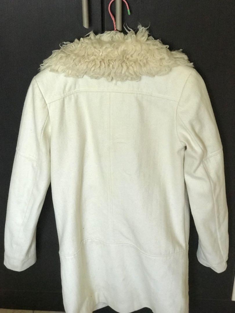 Beige Jacket (Category: Coats, Jackets and Outerwear) located in Singapore. Submitted by mary0489 (Listing ID 274644365, Image 3). Description: Used once during Winter trip in Korea Can use during Autumn or Winter or anywhere very Warm and comfortable to wear...Nice For Picture also....