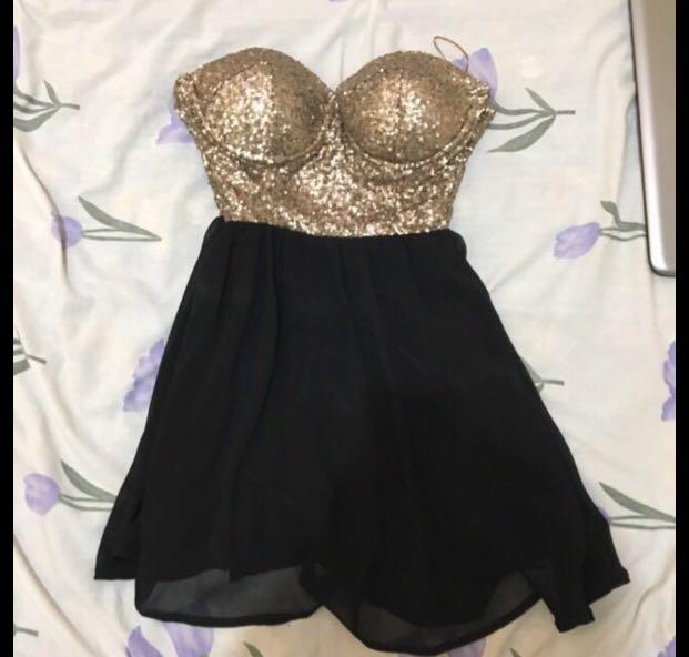 Black and gold glitter dress (Category: Dresses) located in Manila. Submitted by thelmsph (Listing ID 274619462, Image 2). Description: .