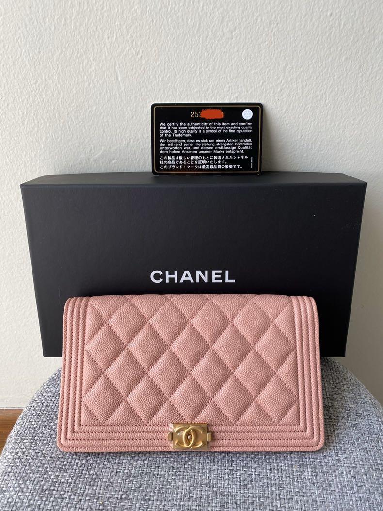 Leather wallet Chanel Pink in Leather - 24420888