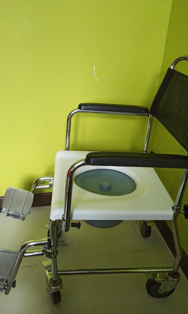 Commode Chair, Everything Else on Carousell