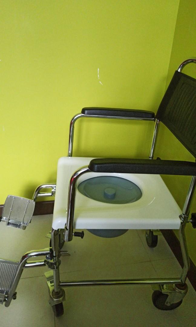 Commode Chair, Everything Else on Carousell