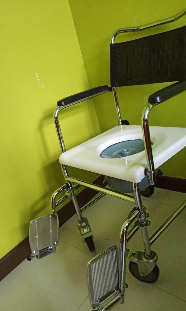 Commode Chair, Everything Else on Carousell