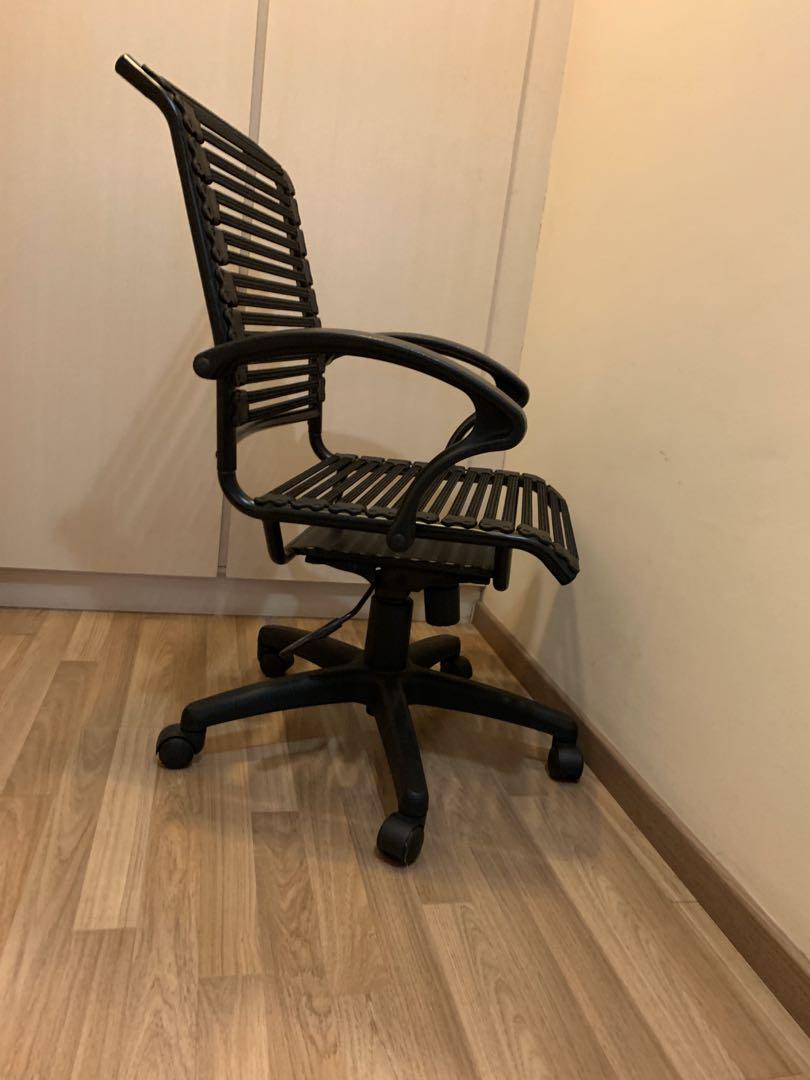 Bungee midback office chair (courts), Furniture & Home Living