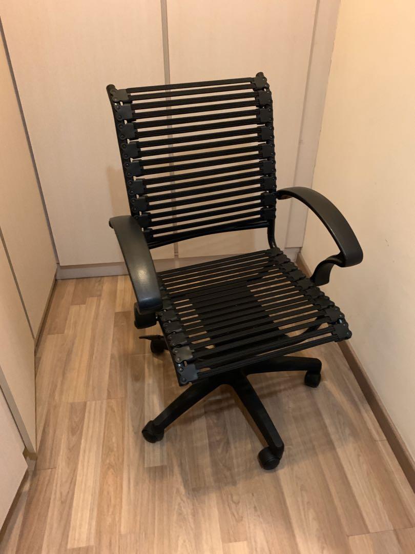 Bungee midback office chair (courts), Furniture & Home Living