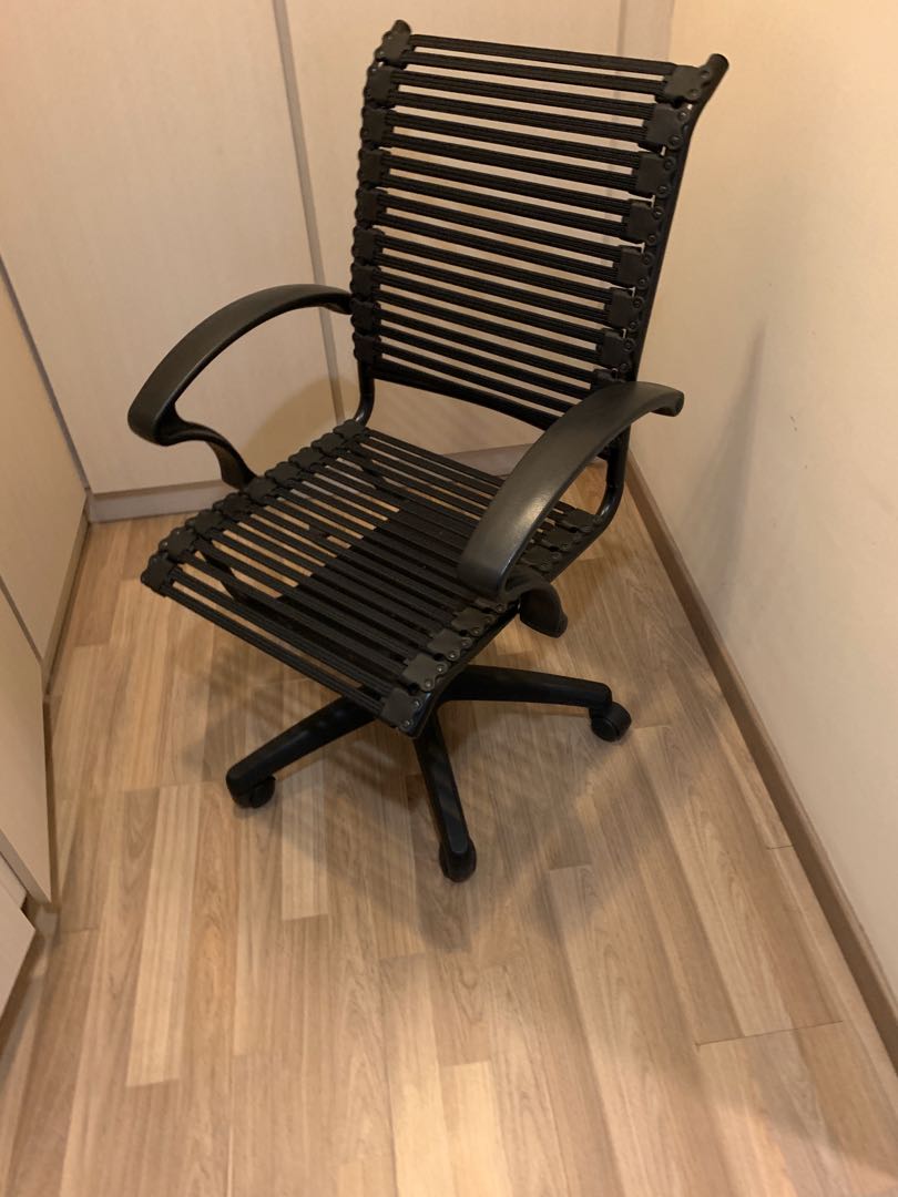 Bungee midback office chair (courts), Furniture & Home Living