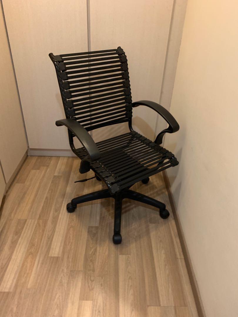 Bungee midback office chair (courts), Furniture & Home Living