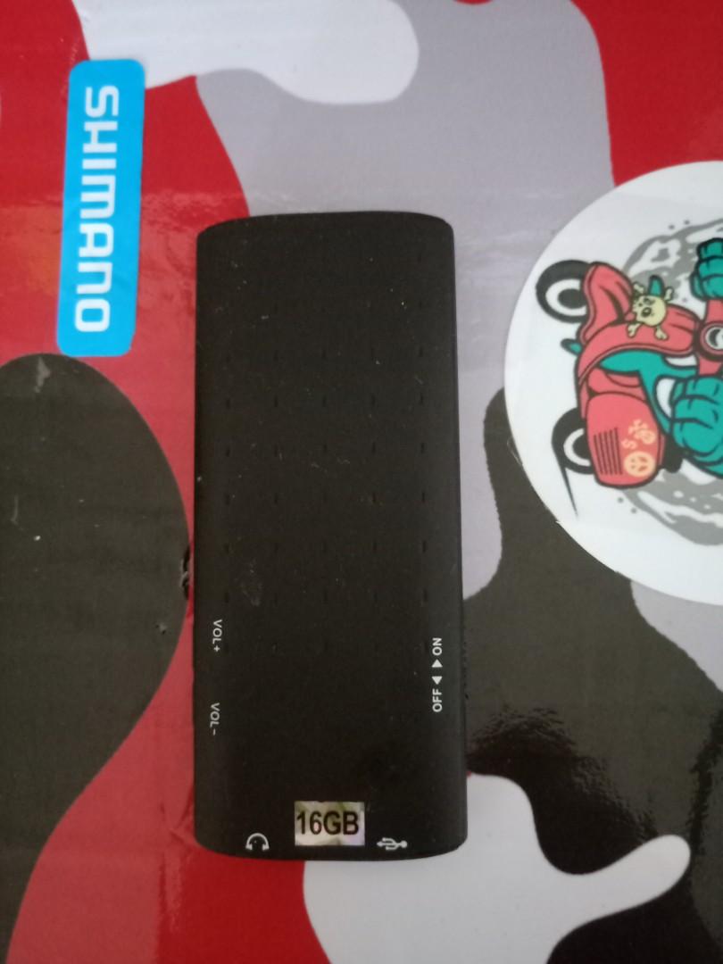 Mp4 (Category: Portable Music Players) located in Singapore. Submitted by zlsolutions (Listing ID 274701114, Image 3). Description: Not sure the brand as the box is missing. Selling away as seldom use, only use it when I go mountain biking trail. The item is in superb and perfect condition, no scratches no dents. Never fall before..