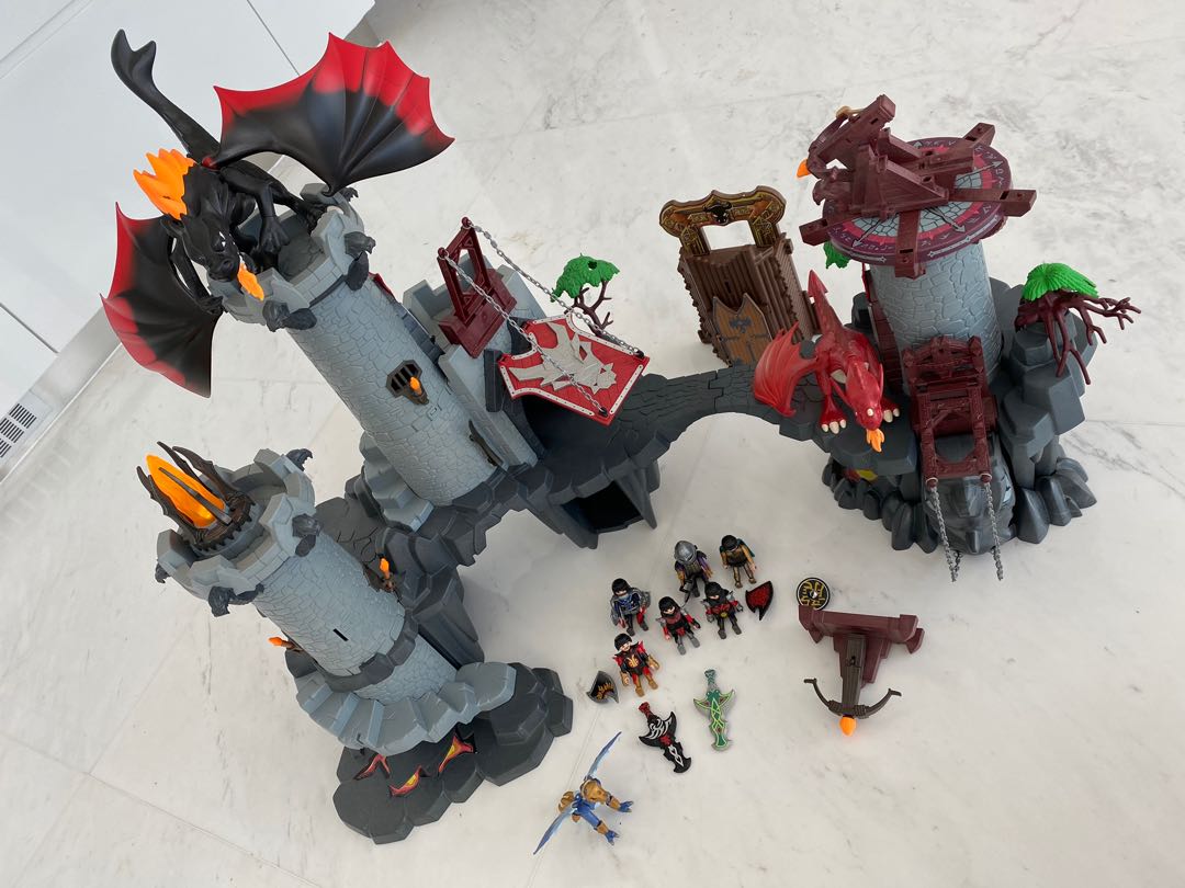 underholdning køn afskaffe Playmobil Dragon Castle Set, Hobbies & Toys, Toys & Games on Carousell