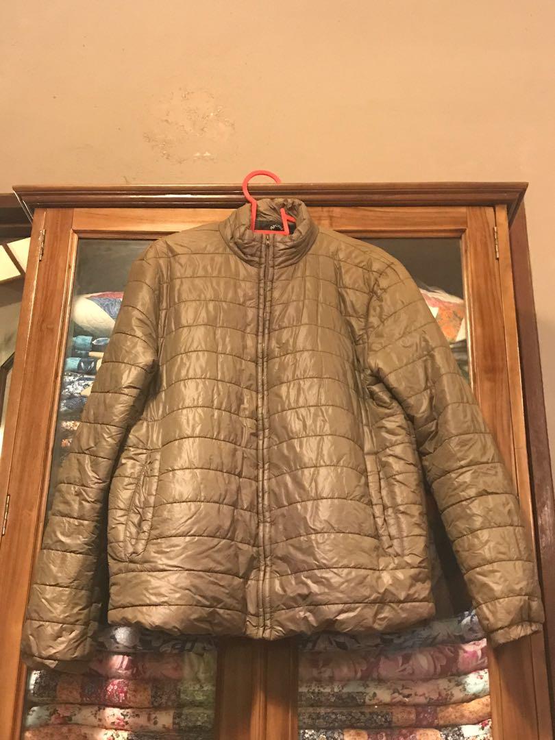 Winter jacket (Category: Coats, Jackets and Outerwear) located in Rawang. Submitted by rewearingiscaring (Listing ID 274717620, Image 1). Description: Used two times.