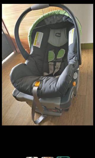 Baby Car Seat- Chicco (9/10 condition )