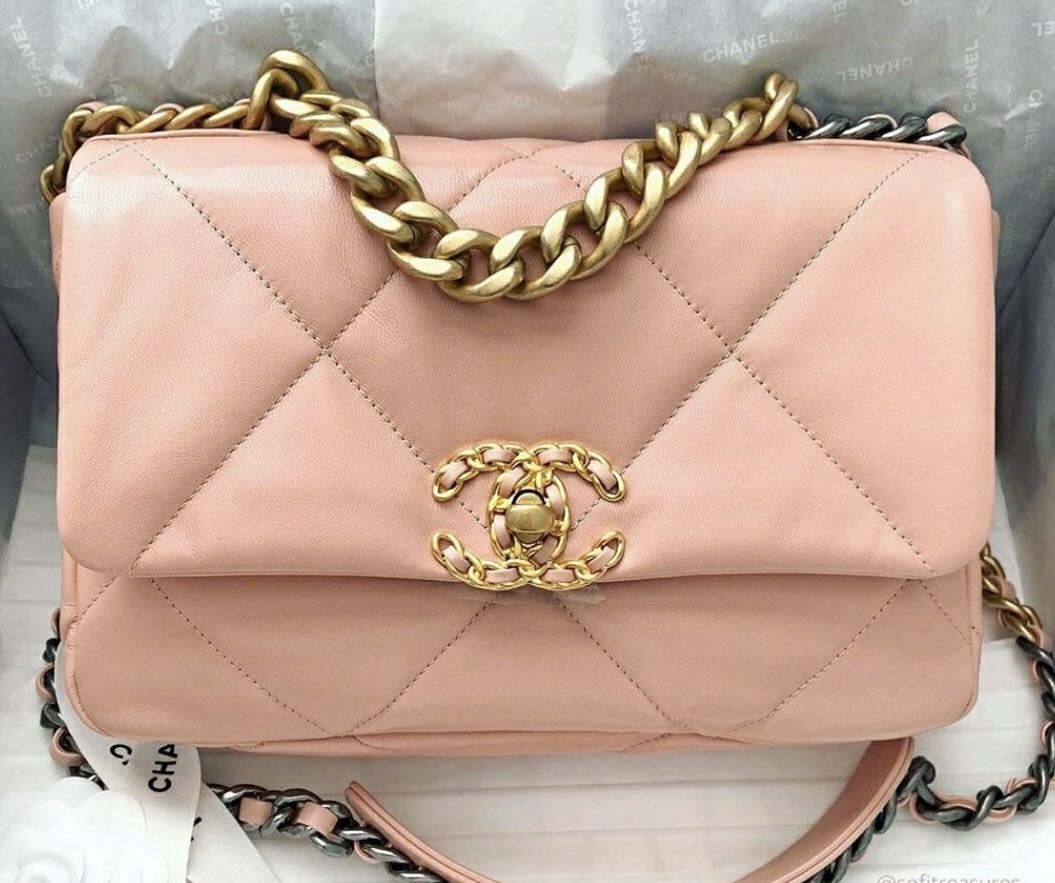 Chanel 19 flap bag light pink small 26cm 99.99%new, 名牌, 手袋及銀