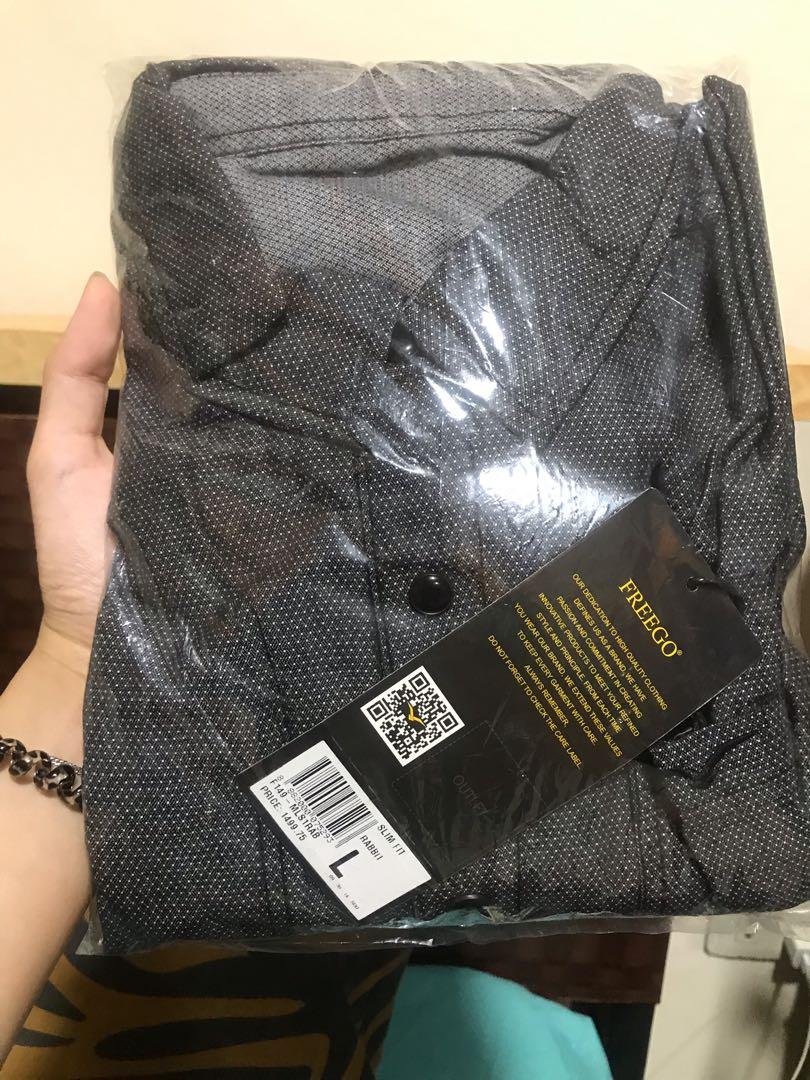 loong sleeves reversable (Category: Sleep and Loungewear) located in Mandaluyong City. Submitted by isha830 (Listing ID 274822131, Image 1). Description: bought this pero hindi fit sa hubby ko, bagsak presyo.