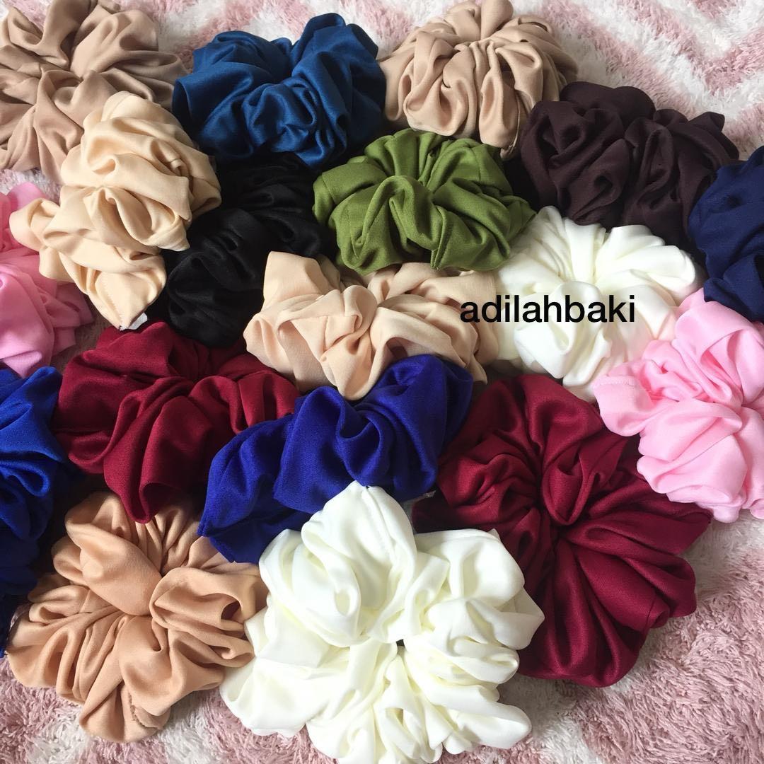 Scrunchy Scrunchie Murah Naelofar Scrunchy Getah Ikat Rambut Sanggul Tudung Inner Shawl Chiffon Getah Elastic Women S Fashion Accessories On Carousell