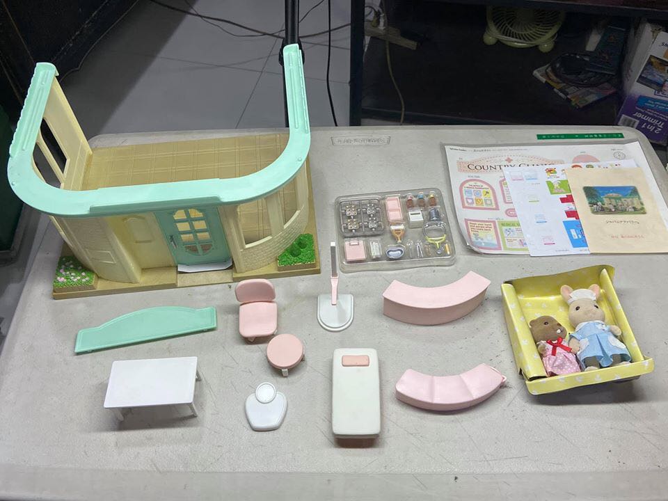 sylvanian families clinic