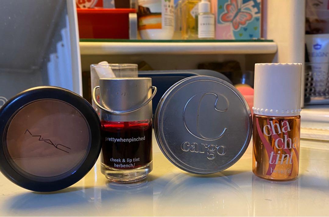 MAC x Cargo Blush Bundle (Category: Makeup) located in Pasay City. Submitted by lepetitoiseau622 (Listing ID 274862817, Image 1). Description: Take all for P1000! All barely used. ORIG PRICES Cargo: P1300+ MAC: P1300+ Negotiable if getting other bundles. Note: Bench and Cha Cha Tint sold already. Bundle is for the 2 powder blushes .