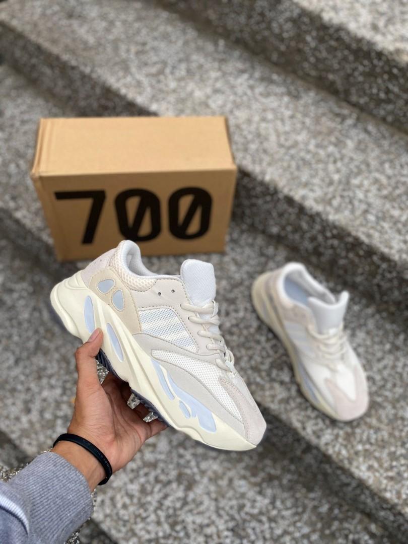 Yeezy cheap 700 reflect