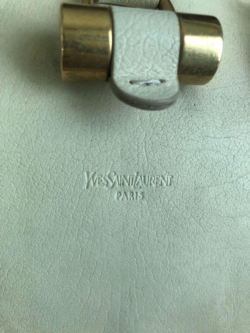 YSL Muse bag vintage (Category: Luxury Bags & Wallets) located in Muntinlupa City. Submitted by rd1007 (Listing ID 274844431, Image 3). Description: Vintage authentic YSL Muse bag in cream calfskin. Needs a bag spa to revive leather but still in good condition. Insides are clean. Price is negotiable. .