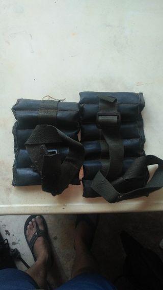4.5 lbs  ankle  weights