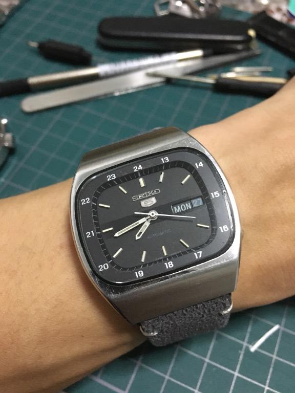 Discontinue Seiko 5 Retro Tv Case Style Military Dial Watch Luxury Watches On Carousell