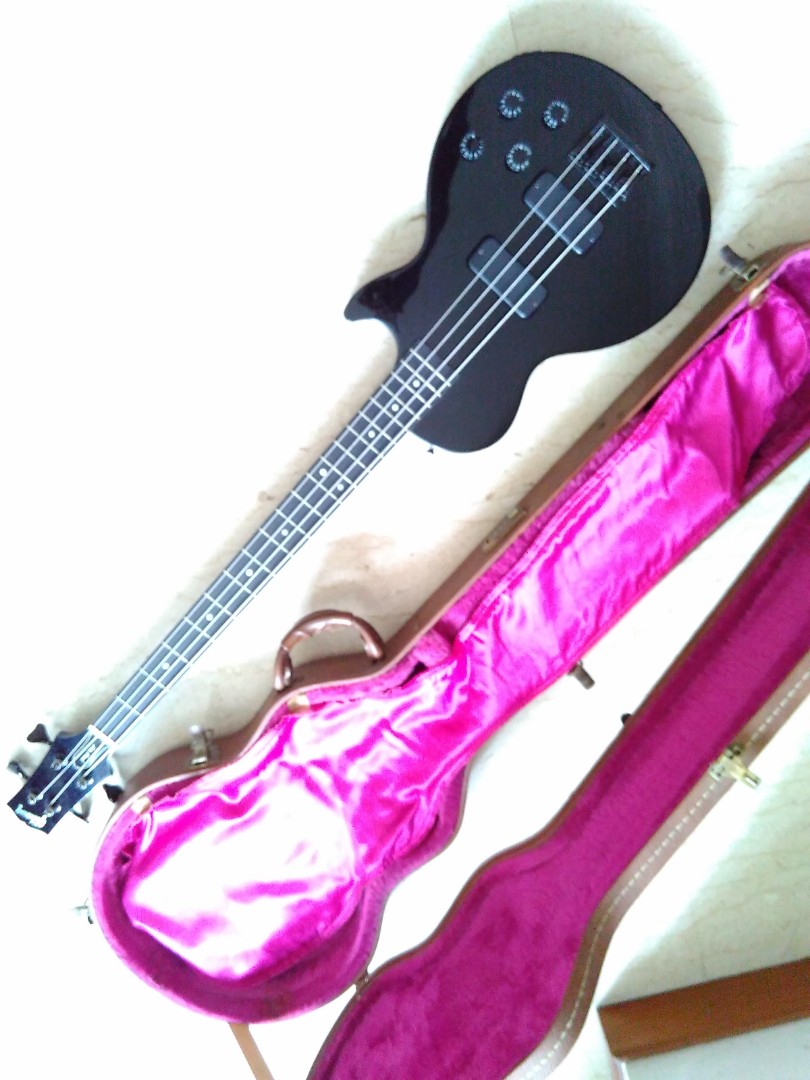 gibson les paul studio bass